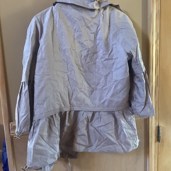 Larry Levine Khaki Color bell sleeved ruffle bottom jacket size large L - Picture 4 of 4